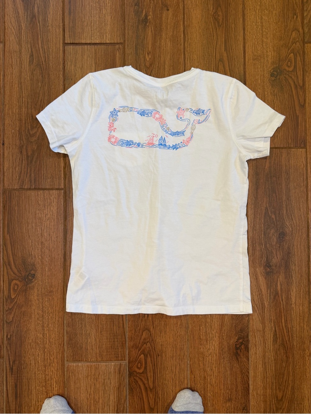 Vineyard Vines mermaid Tee with Blue and Pink Whale Logo / women’s small